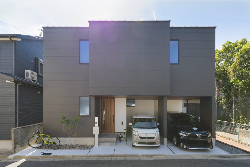 子育て世代がトリコに。家事ラク間取りとインナーガレージのあるくらし