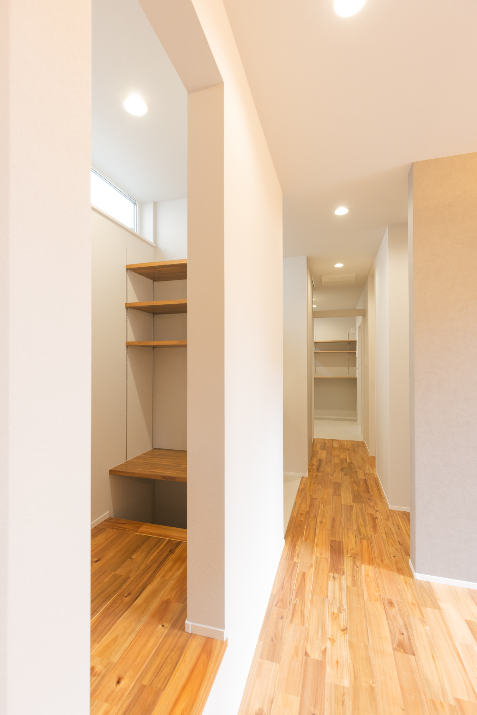 空を仰ぐリビング×L型空間×隠し動線。ヌックが叶える30坪の傑作